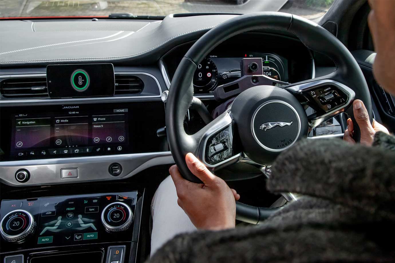 Nueva tecnología de AI Jaguar Land Rover ayuda a reducir el estrés