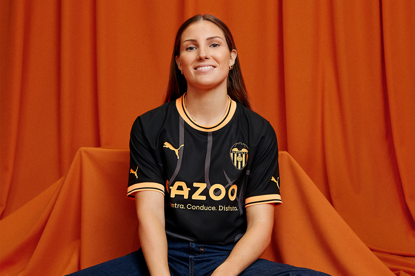 PUMA presenta el AWAY KIT 22/23 del VALENCIA CF